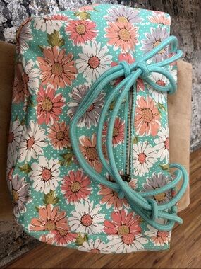 Floral Cosmetic Crossbody Bag in Teal with Pink and White Daisies Never used